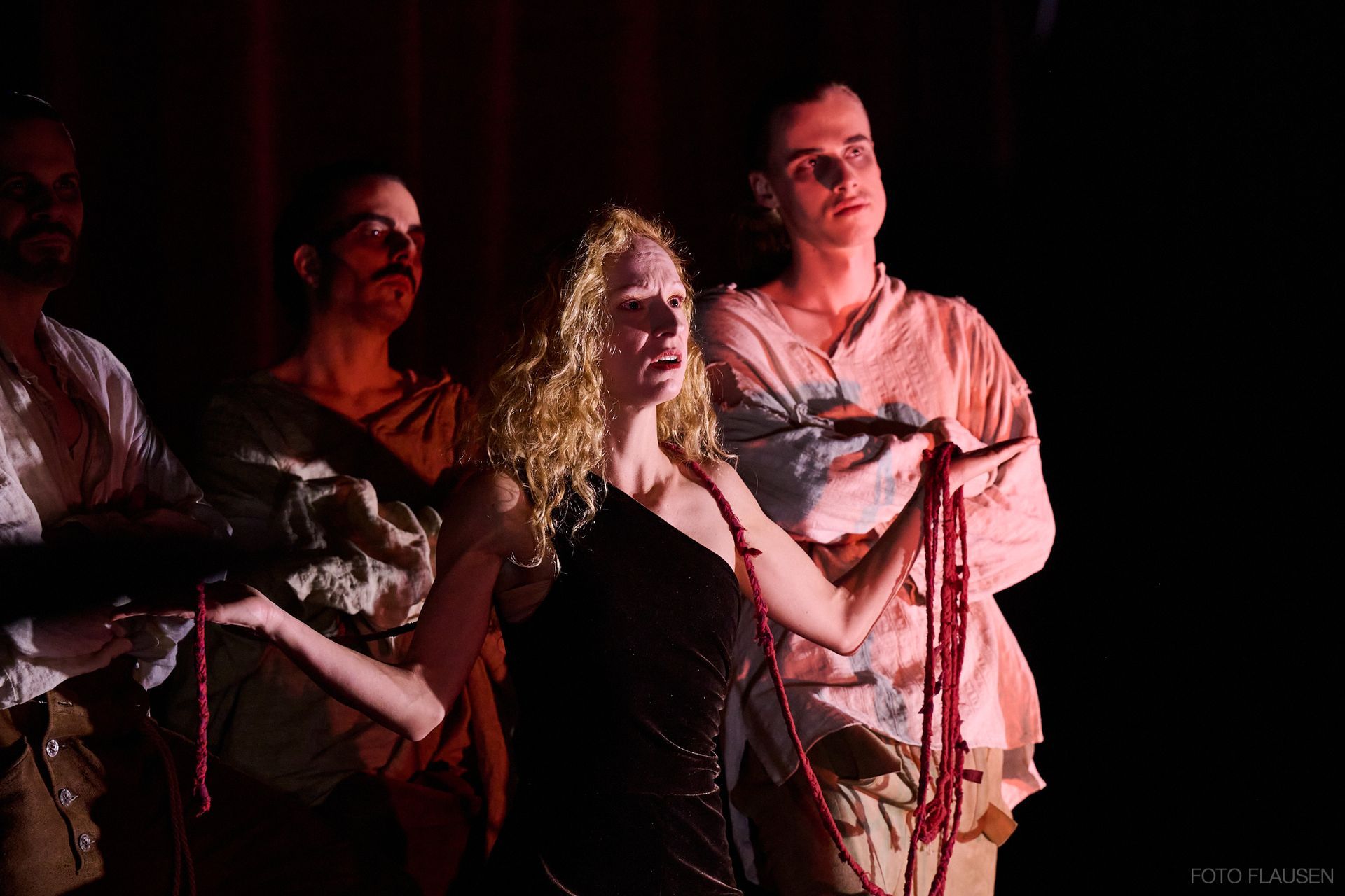 Cassandra Rühmlings Produktion von DIE HEILIGE JOHANNA DER SCHLACHTHÖFE (von Bertold Brecht).