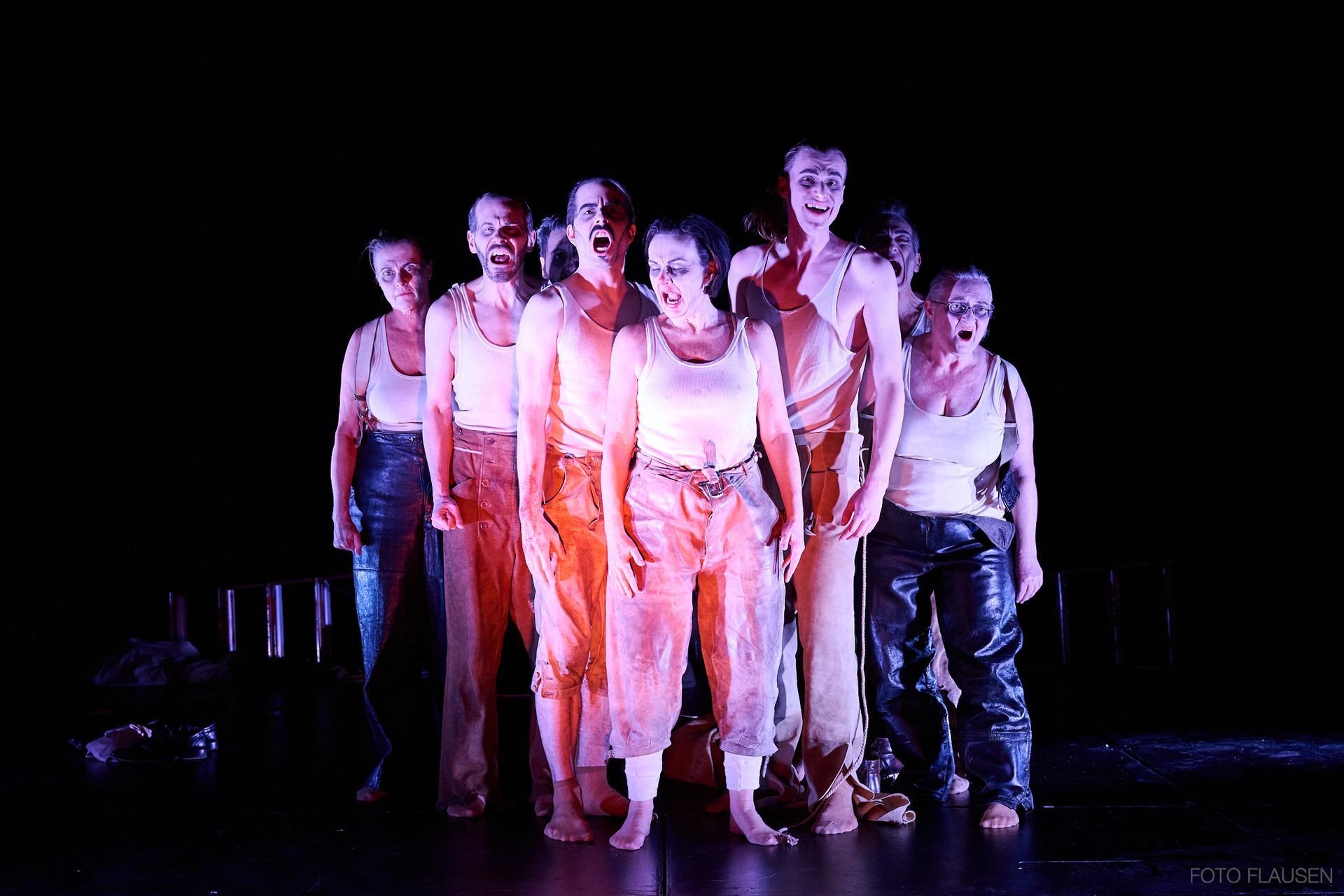 Cassandra Rühmlings Produktion von DIE HEILIGE JOHANNA DER SCHLACHTHÖFE (von Bertold Brecht).