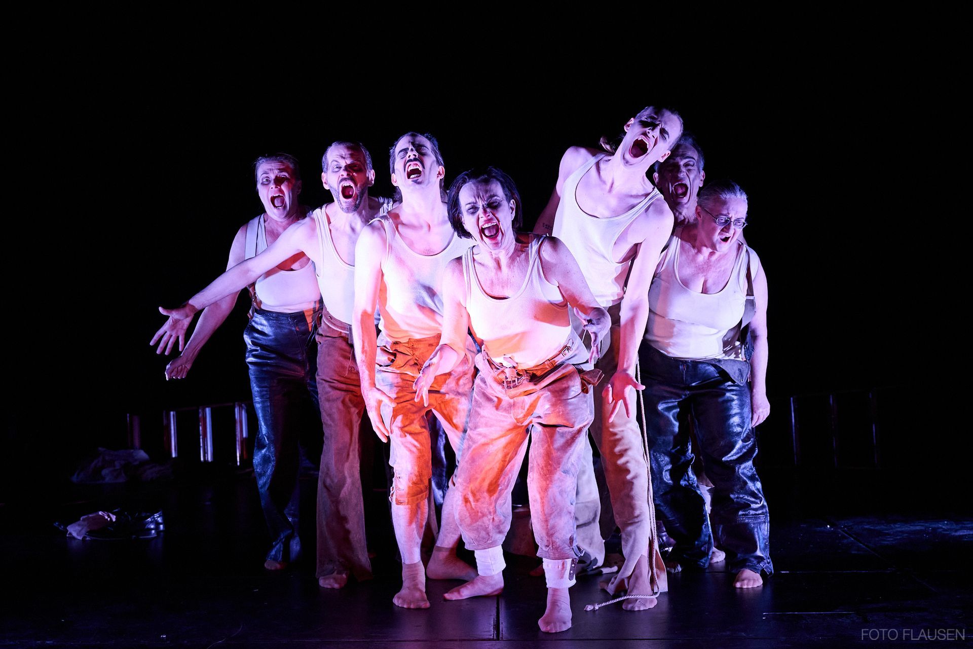 Cassandra Rühmlings Produktion von DIE HEILIGE JOHANNA DER SCHLACHTHÖFE (von Bertold Brecht).