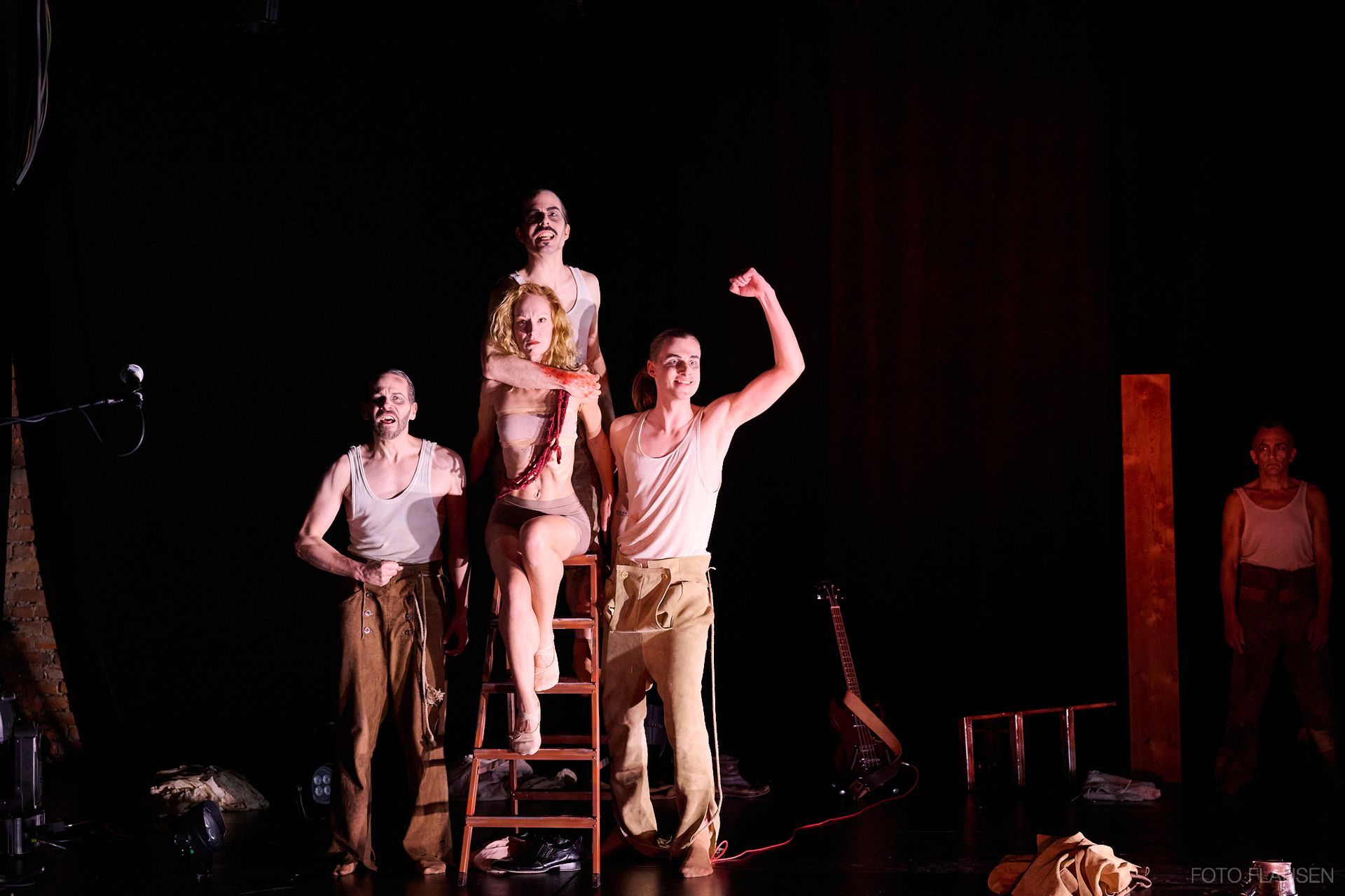 Cassandra Rühmlings Produktion von DIE HEILIGE JOHANNA DER SCHLACHTHÖFE (von Bertold Brecht).