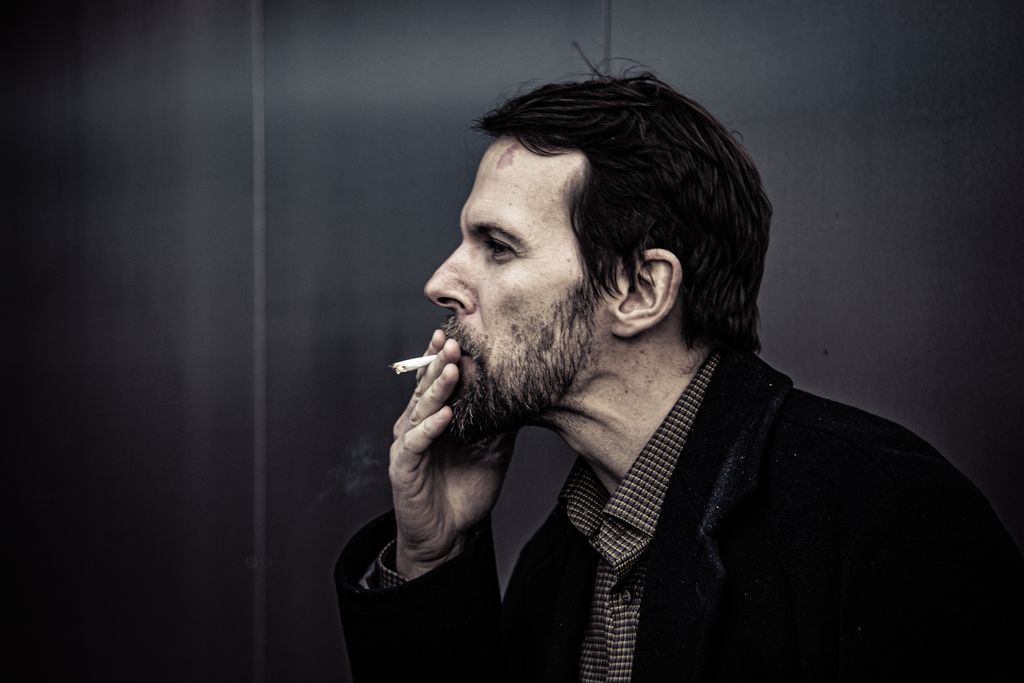 Florian Friedrich als Raucher