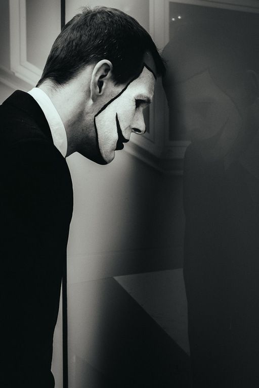 Florian Friedrich als depressiver Clown