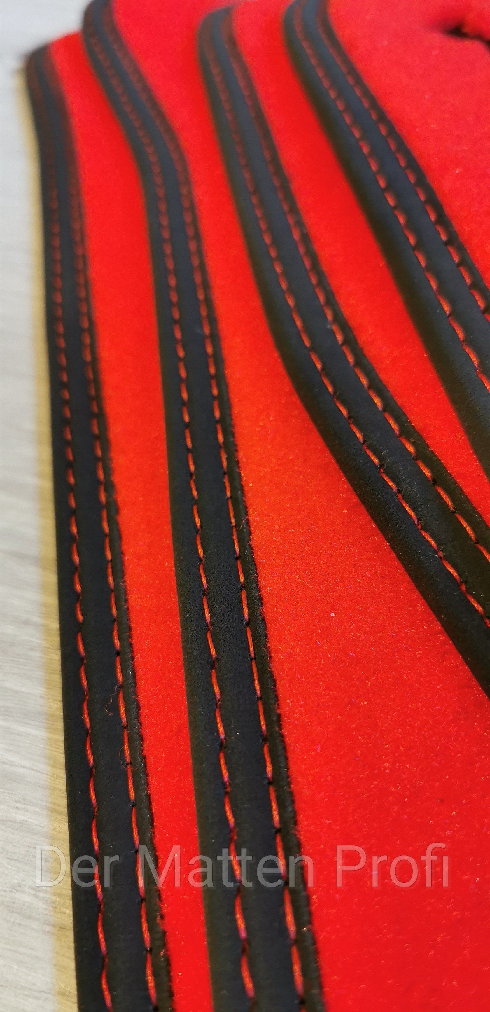 Premium Autofußmatten individuell gestalten