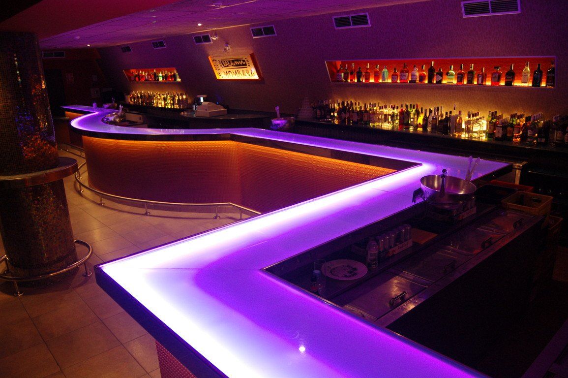 Resultado de imagen de decoracion de bares de copas