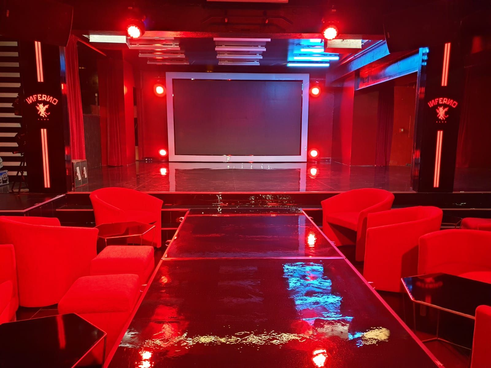 Resultado de imagen de decoracion de bares de copas