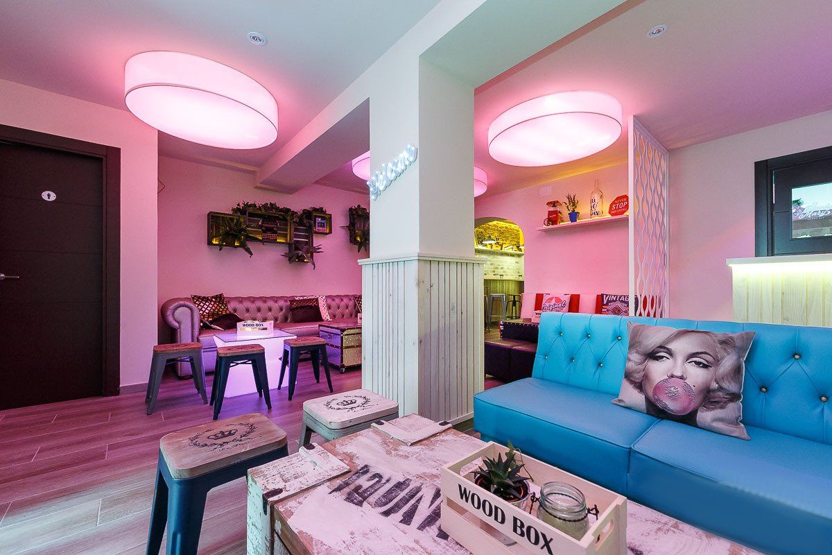 Resultado de imagen de decoracion de bares y restaurantes modernos