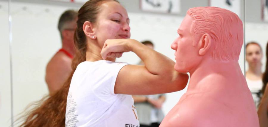 Krav Maga Selbstverteidigung Selbstverteidigungskurs Selbstverteidigungsseminar Würzburg TMA Kampfkunstschule Frauen Sicherheit
