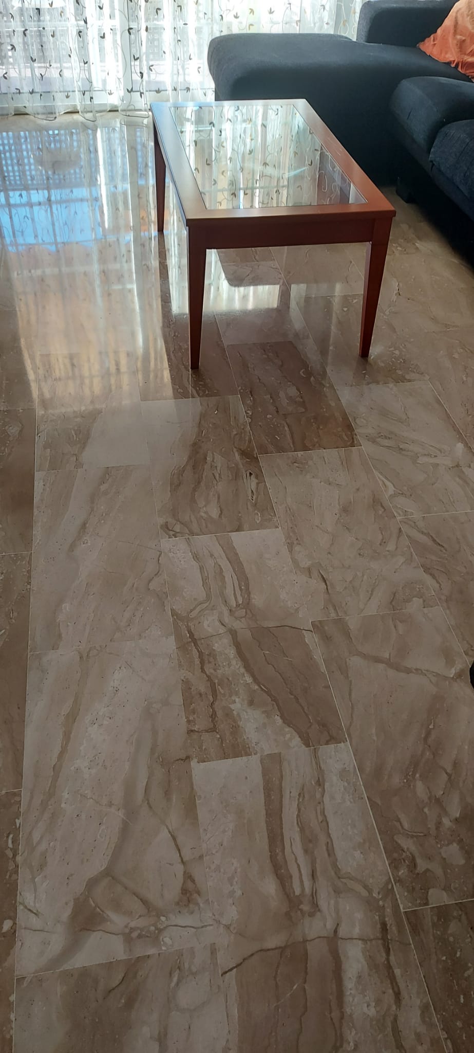 Abrillantado de suelo de mármol con pulidora AG330