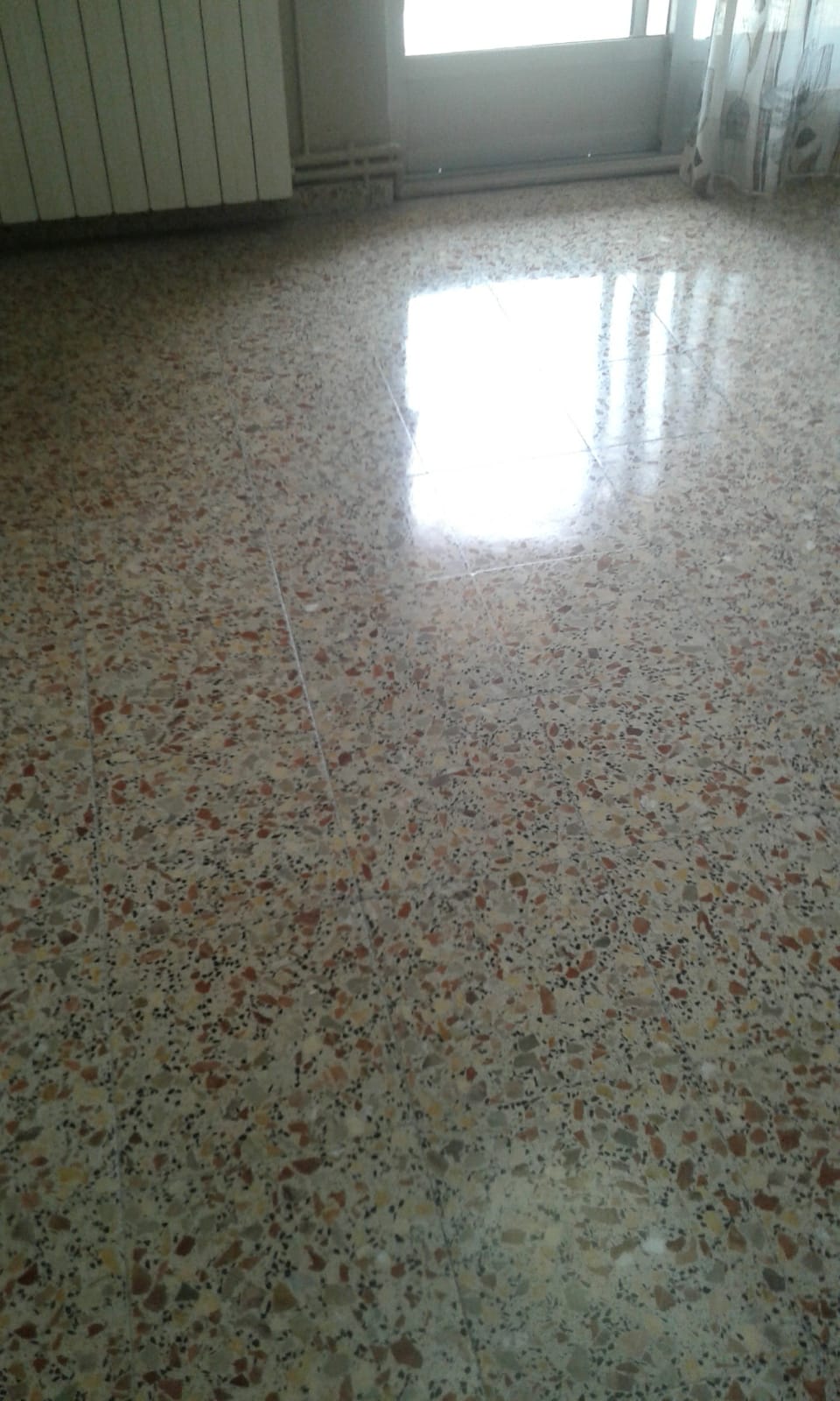 Abrillantado de suelo de mármol con pulidora AG330