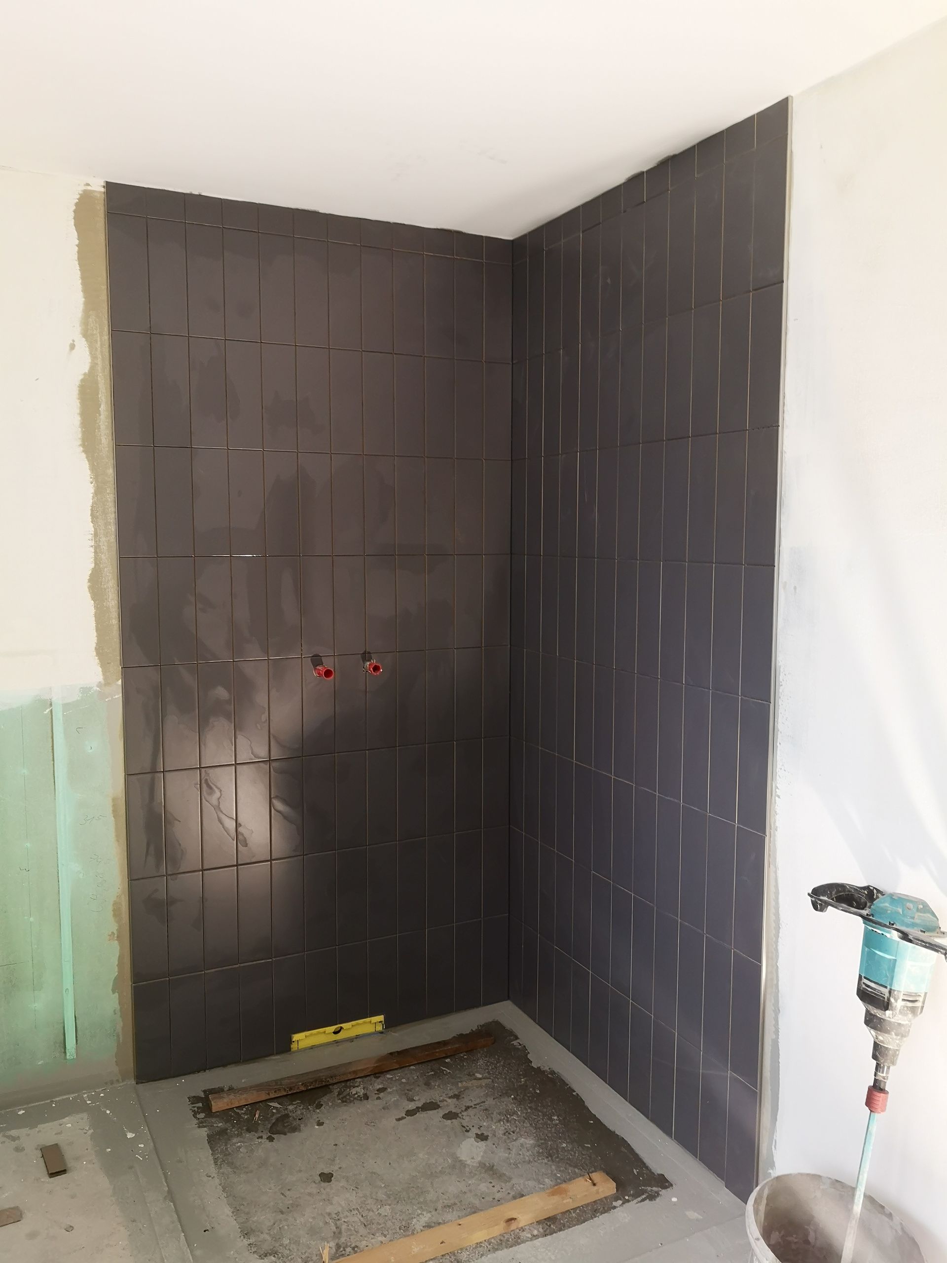 kleinformatige, Wandfliesen, Wandrinne, Sanitär, Fliesenleger Konstanz, Kreuzlingen