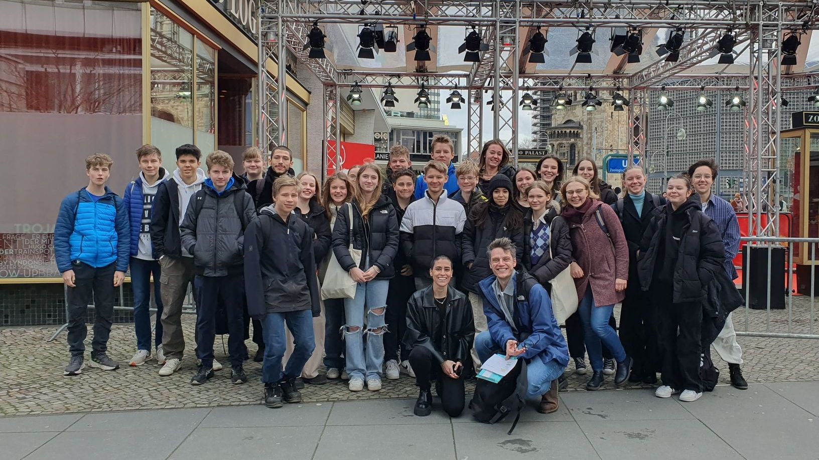 Bild: Katja Jansen Gruppenfoto der 9l bei der Berlinale