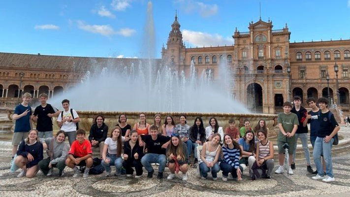 Bild: Dzaneta Beslic-Dzudzevic Gruppenbild der CBG-Gruppe auf der Plaza de España