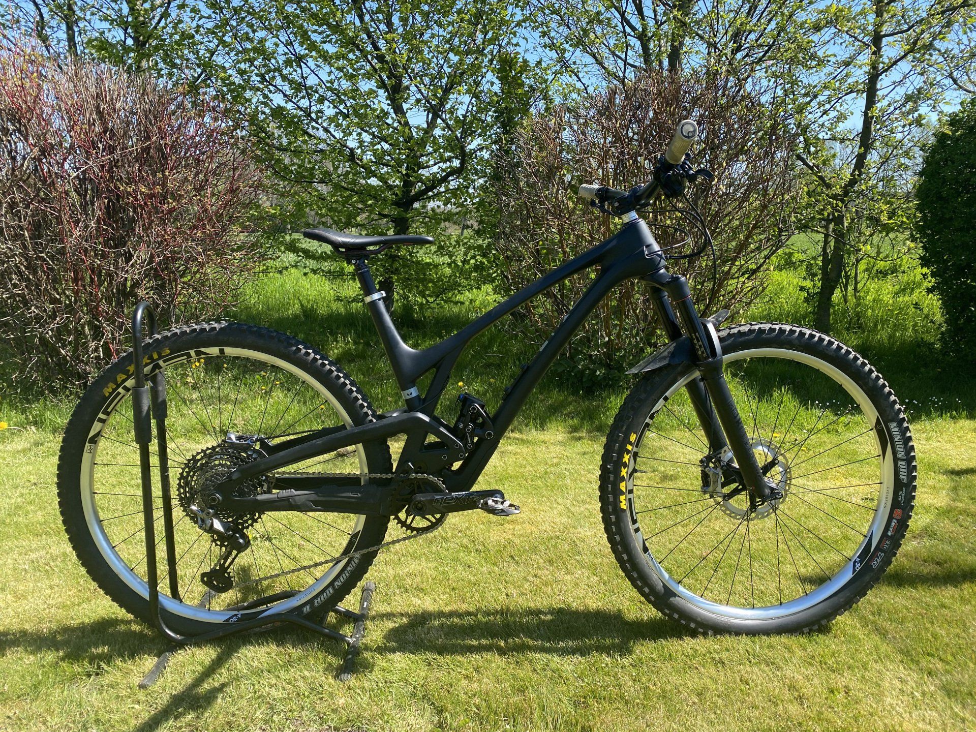 EVIL Bikes Following V3