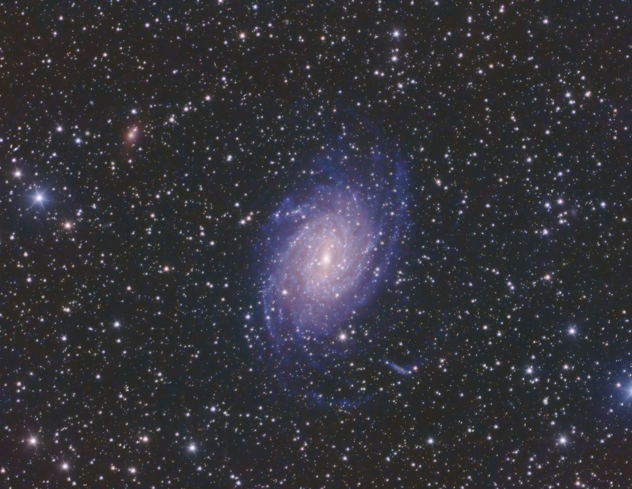 Astronomie, Gasnebel, Astrofotografie, Sterne, Sternenhimmel, Galaxien, Sternsysteme, Sonne, Mond, Planeten, plan. Nebel, Farbige Sterne, Milchstrasse, Protuberanzen, Astroreisen, Naturfotografie