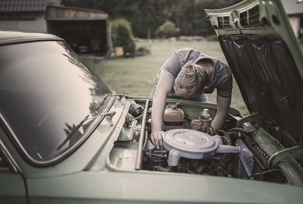 Tausche Arbeiten am Auto gegen Hilfe im Haushalt