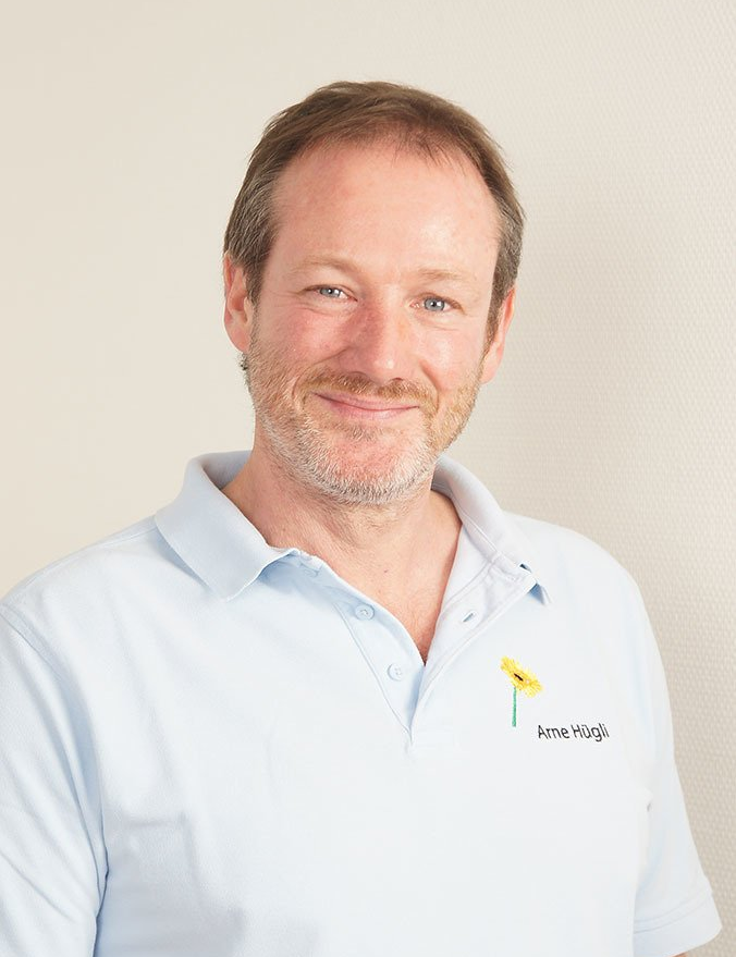 Portrait des Implantologen Arne Hügli