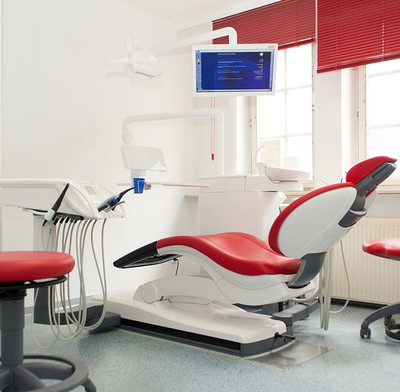 Weiteres Behandlungszimmer der Praxis Dr. Köhne & Hügl in Bad Sooden-Allendorf