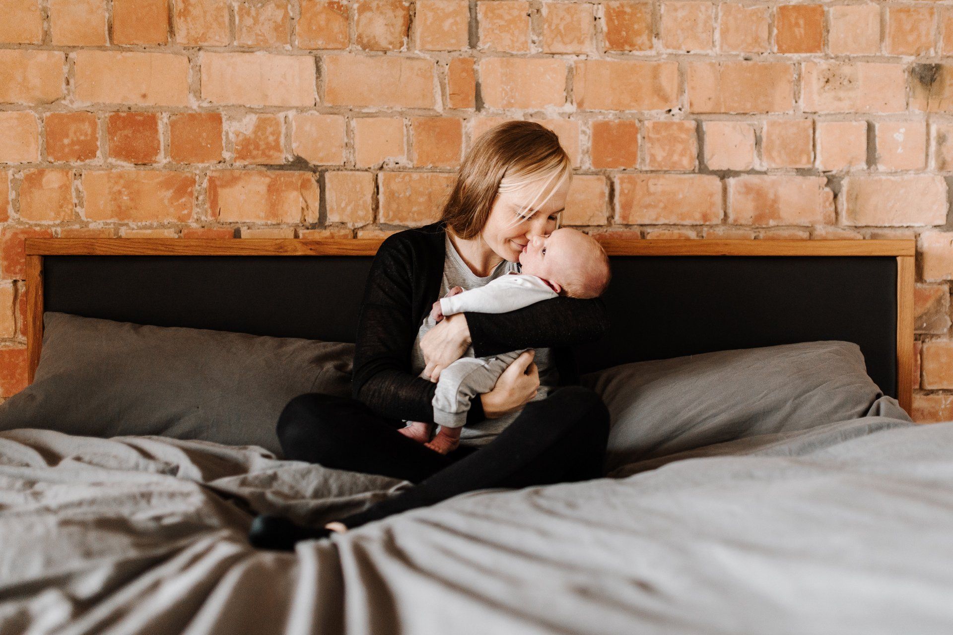 Homestory Familienfotografie Rastatt – natürliche Momente zuhause