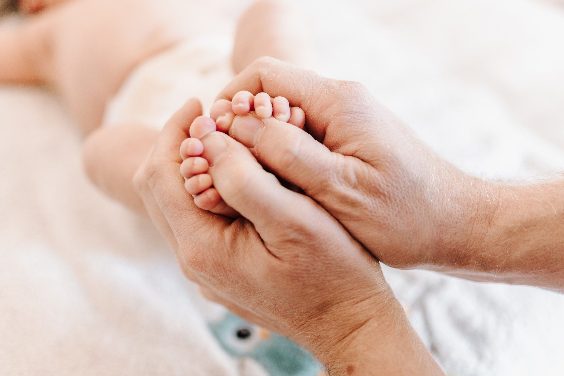 Newborn Homestory Rastatt – Neugeborenes im vertrauten Zuhause