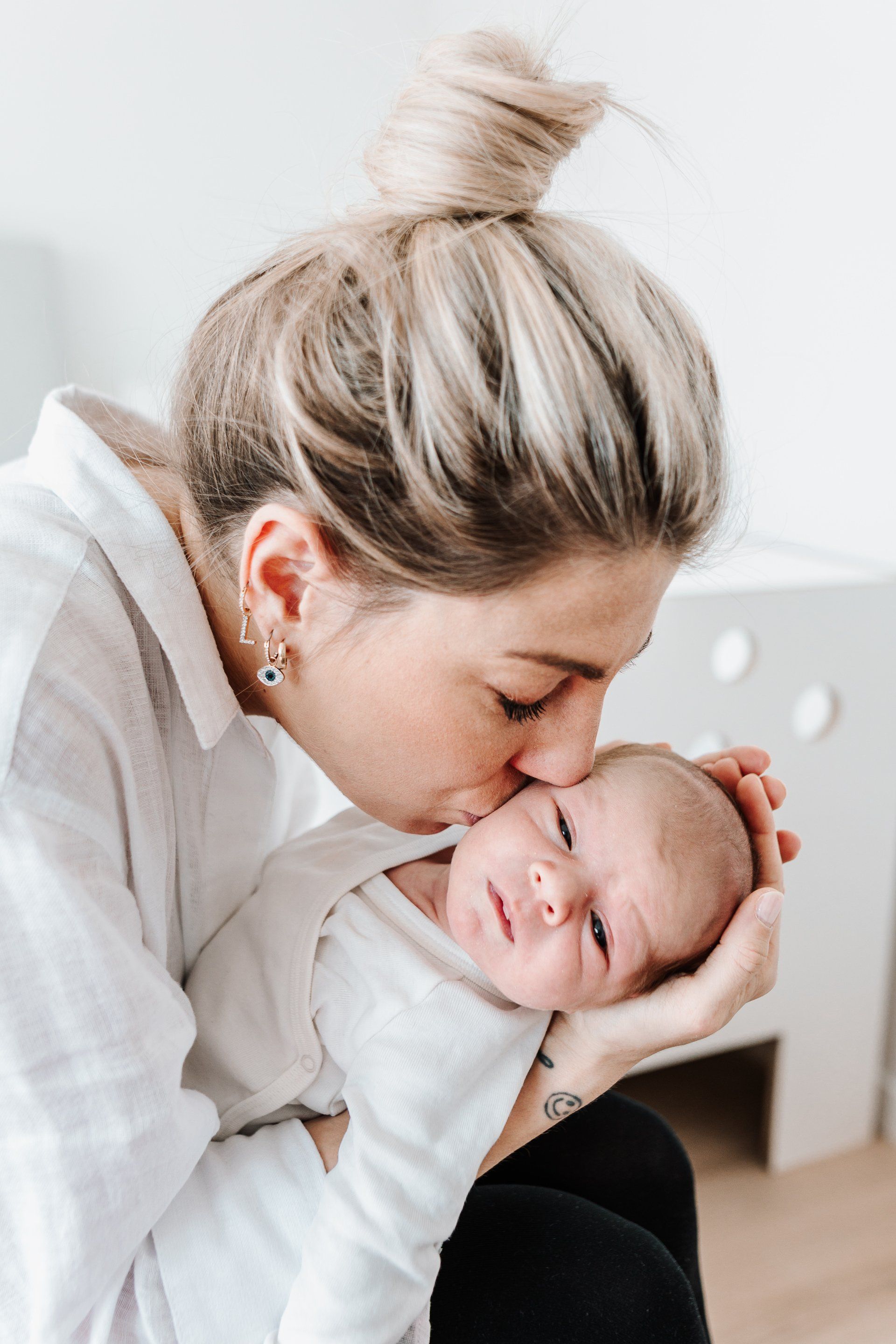Newborn Homestory Rastatt – Neugeborenes im vertrauten Zuhause