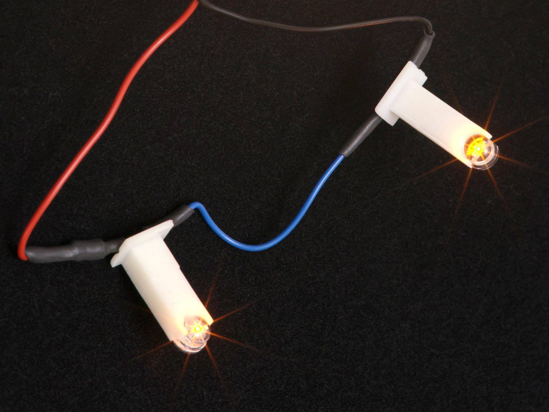 Reihenschaltung der LEDs spart Strom, revox-online