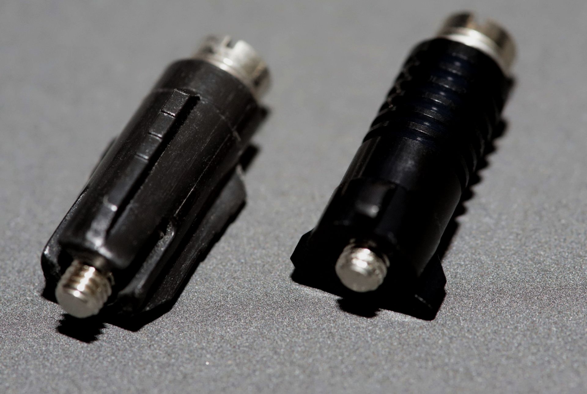 Dreizack, Klemmhülse schwarz für Revox-Bandmaschinen von Premium-Hifi Dreizack, Klemmhülse schwarz für Revox-Bandmaschinen von Premium-Hifi