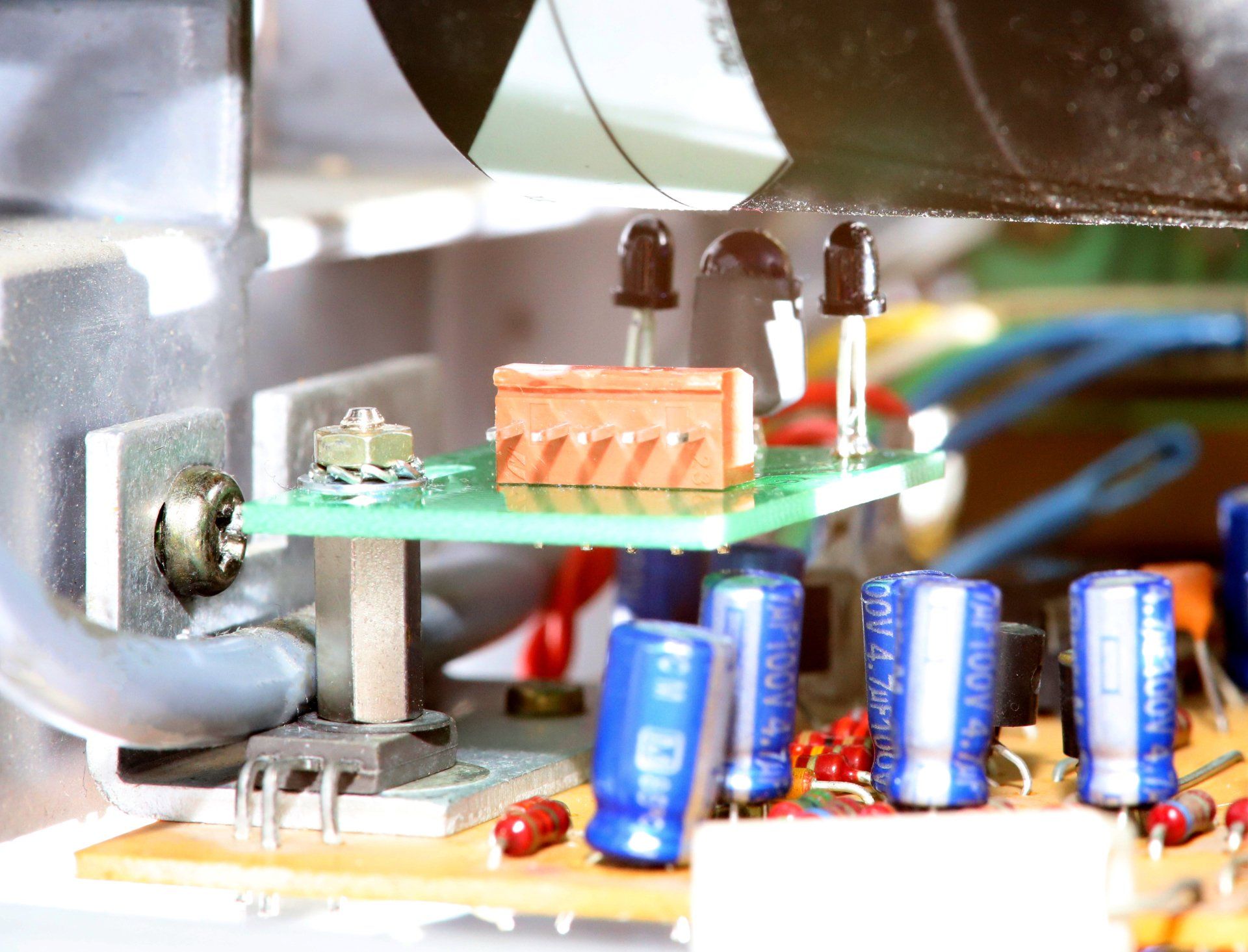 Installation of the sensor board for the Premium-Hifi electronic counter in a Revox B77 Installation of the sensor board for the Premium-Hifi electronic counter in a Revox B77