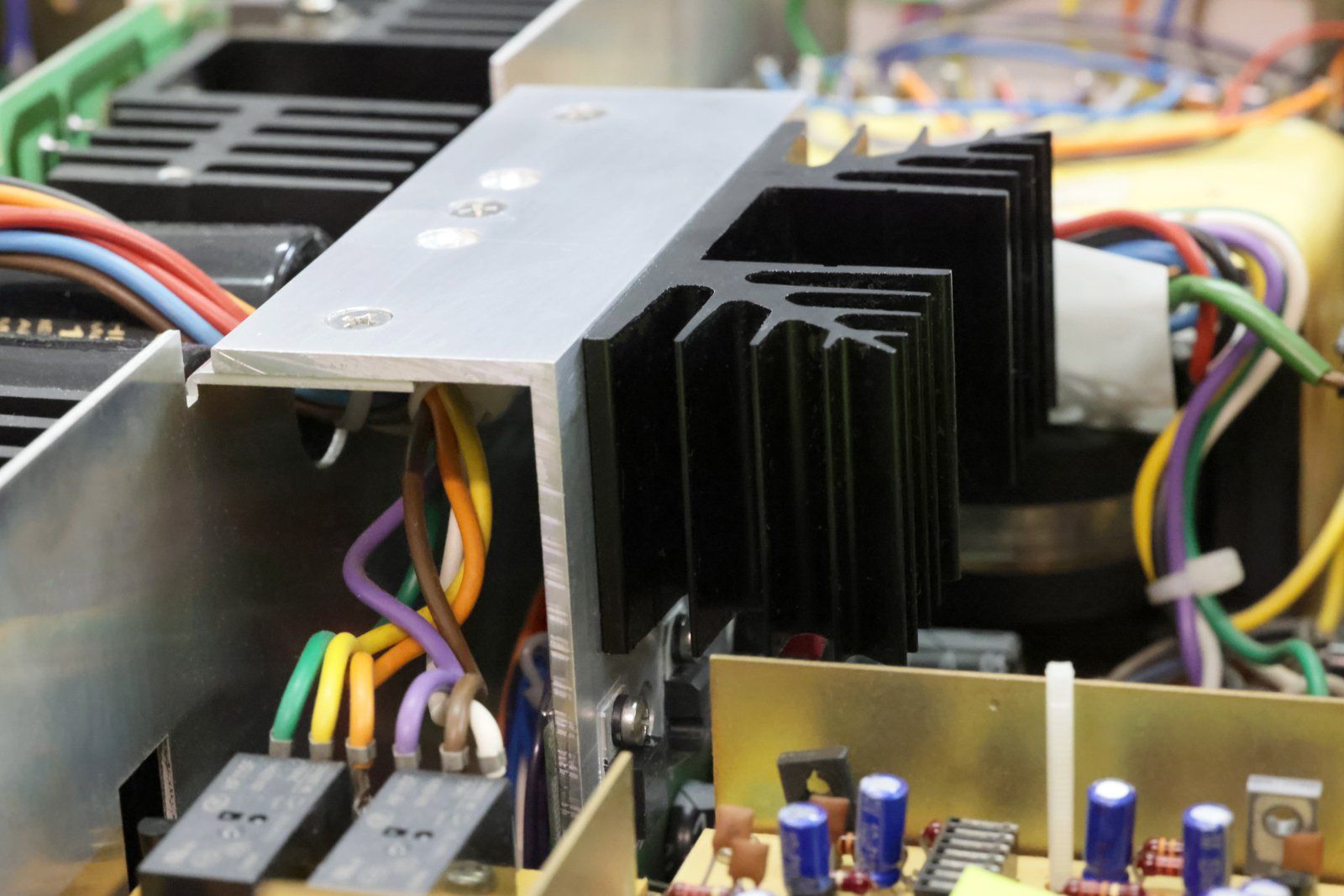 New power supply with heat sink from revox-online