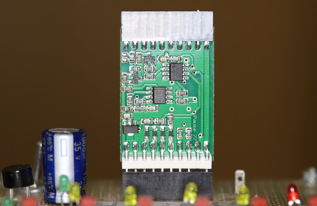 Pause 77 from Premium-Hifi on the test adapter, all circuit boards are tested before being installed in a Revox tape machine! Pause 77 from Premium-Hifi on the test adapter, all circuit boards are tested before being installed in a Revox tape machine!