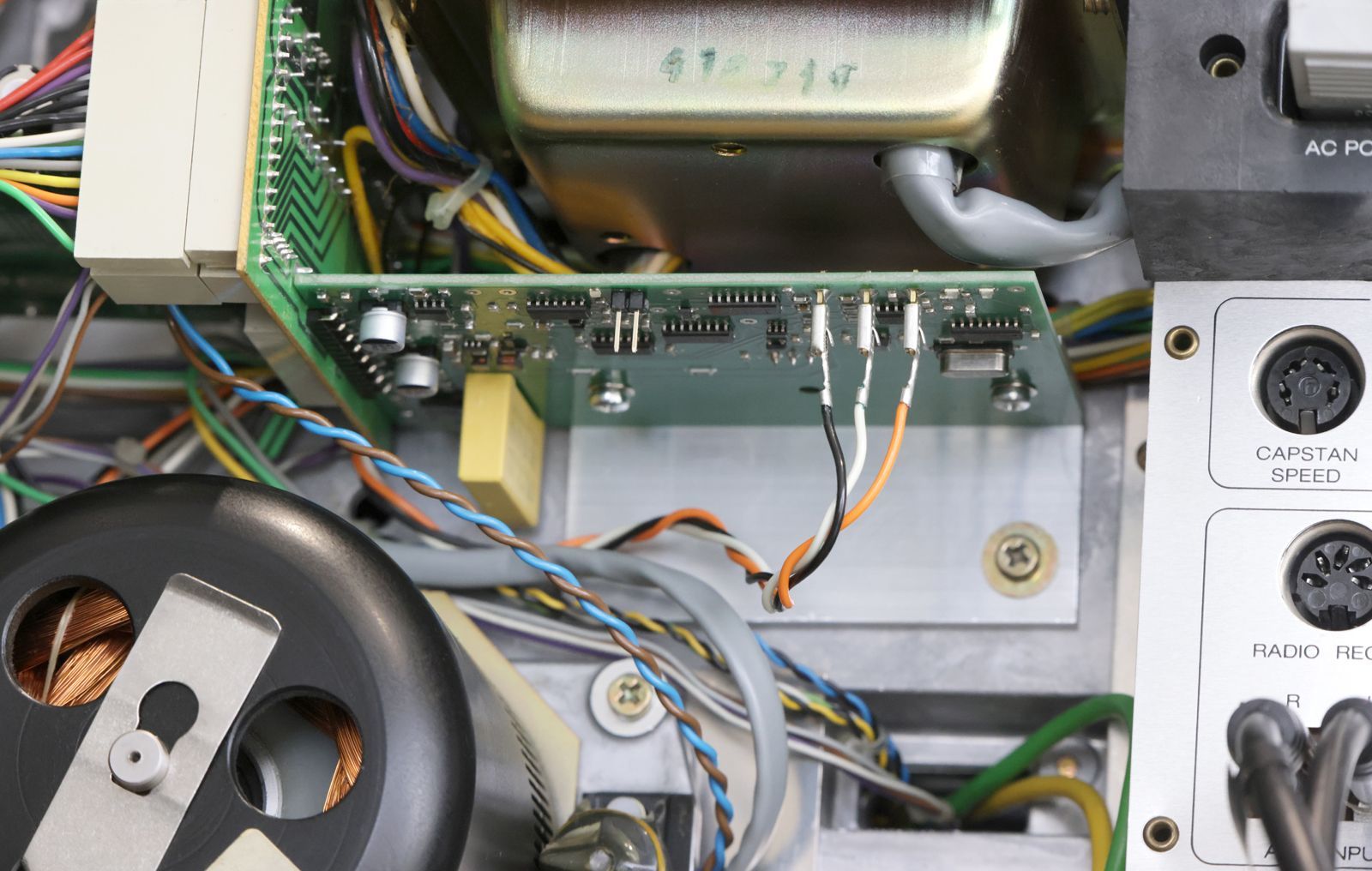die quarzstabile Tonmotorsteuerung in der Revox B77 eingebaut, revox-online