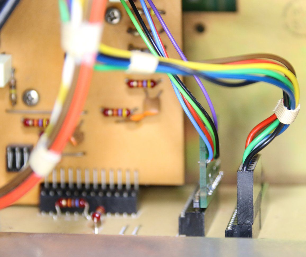 Connecting the Premium-Hifi LED VU meter to the Revox A700 tape machine Connecting the Premium-Hifi LED VU meter to the Revox A700 tape machine