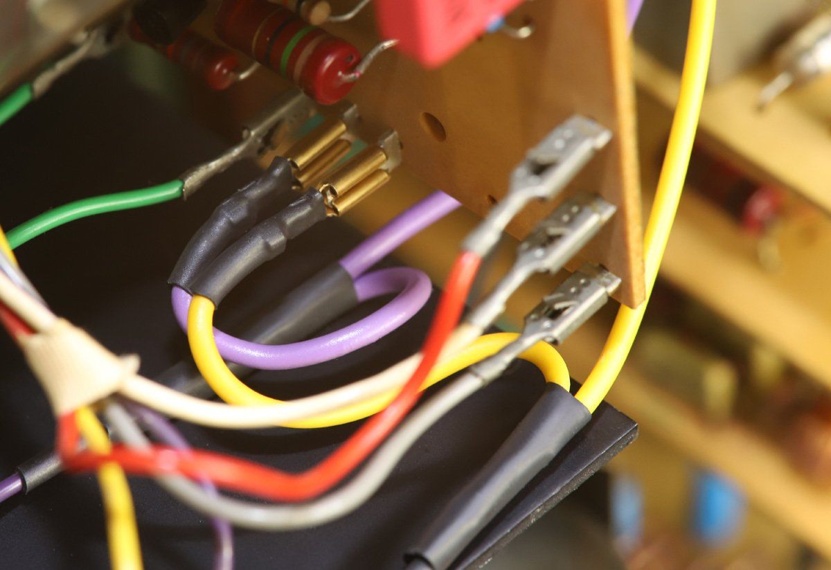 Tap the Revox A77 27 V at the drive control and feed it to the Premium-Hifi ESV77 Tap the Revox A77 27 V at the drive control and feed it to the Premium-Hifi ESV77