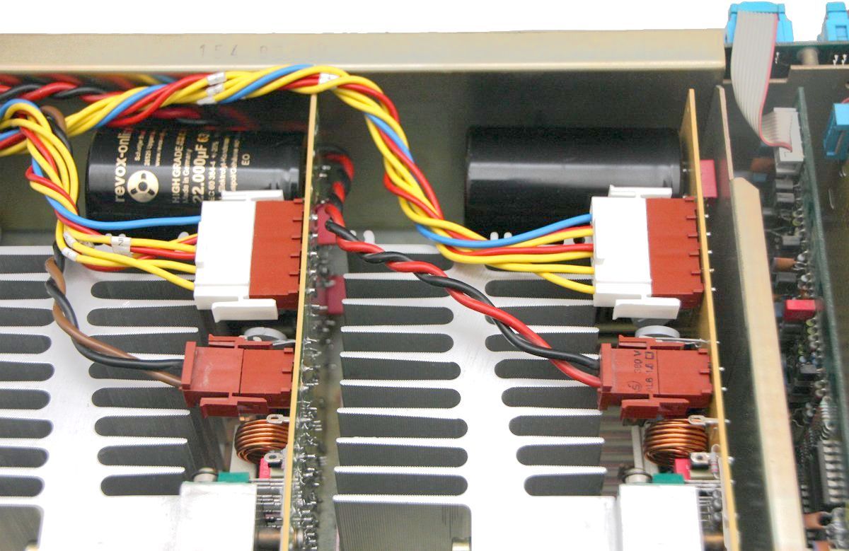 Revox B250 power amplifiers with Premium-Hifi cabling Revox B250 power amplifiers with Premium-Hifi cabling