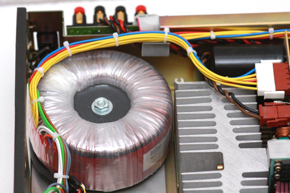 Revox B250 toroidal transformer installed by revox-online Revox B250 toroidal transformer installed by revox-online
