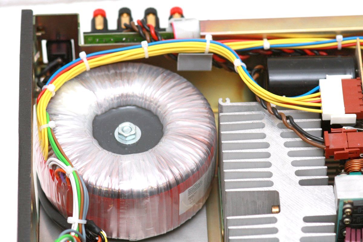 Revox B250 with toroidal transformer installed by Premium-Hifi Revox B250 with toroidal transformer installed by Premium-Hifi