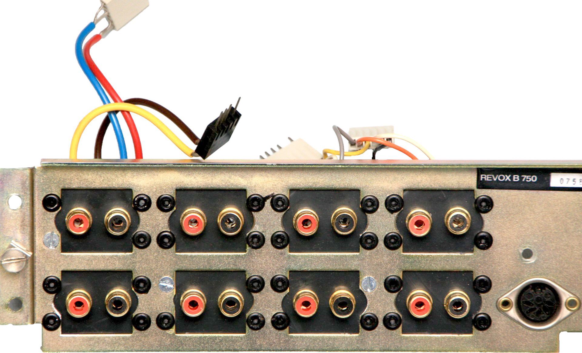 Studer Revox B750 mit neue vergoldete Cinchbuchsen von Premium-Hifi Studer Revox B750 mit neue vergoldete Cinchbuchsen von Premium-Hifi