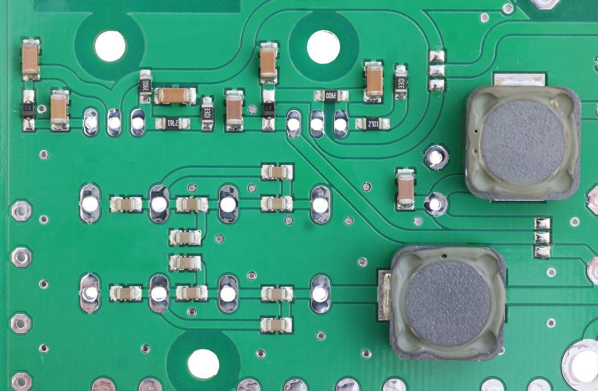 10 additional capacitors improve the power supply of the Revox B77 Premium-Hifi 10 additional capacitors improve the power supply of the Revox B77 Premium-Hifi