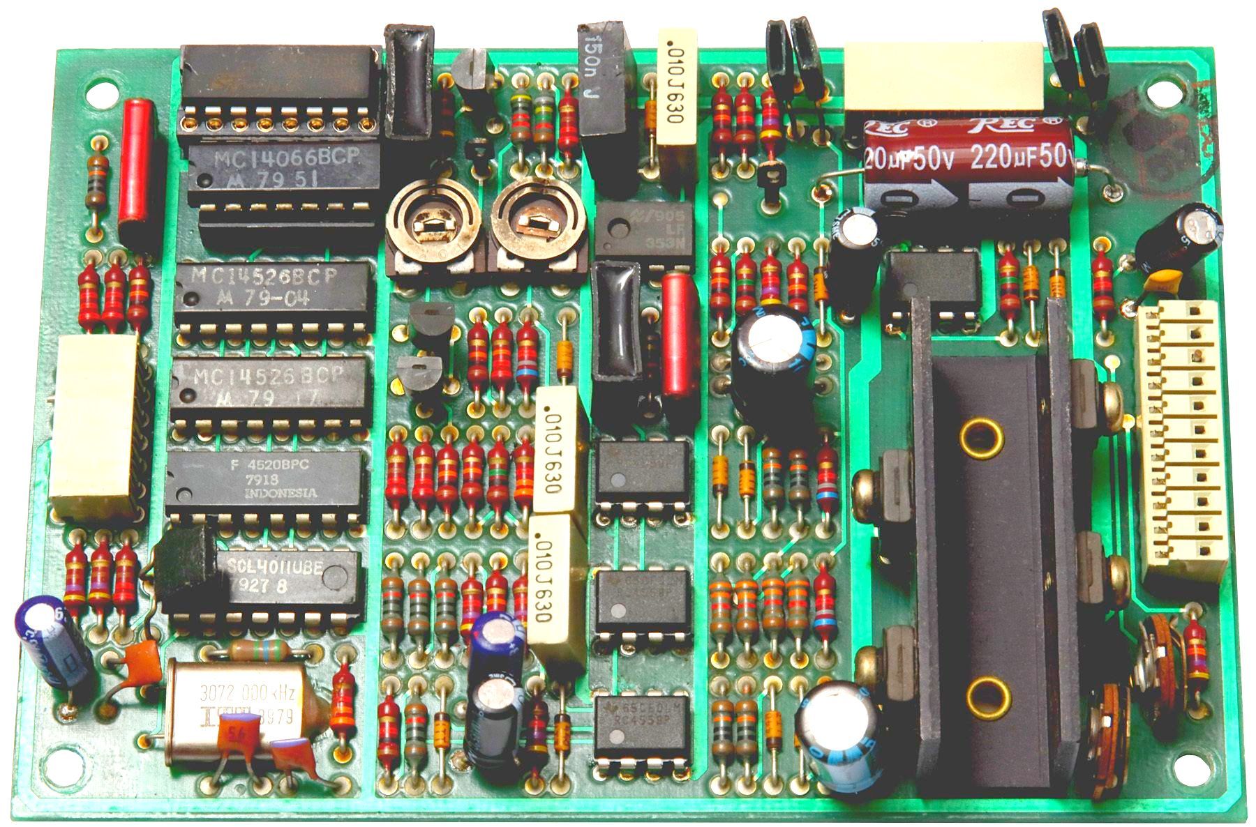 Die Motorsteuerung des Revox B795 Plattensppielers, Premium-Hifi Die Motorsteuerung des Revox B795 Plattensppielers, Premium-Hifi