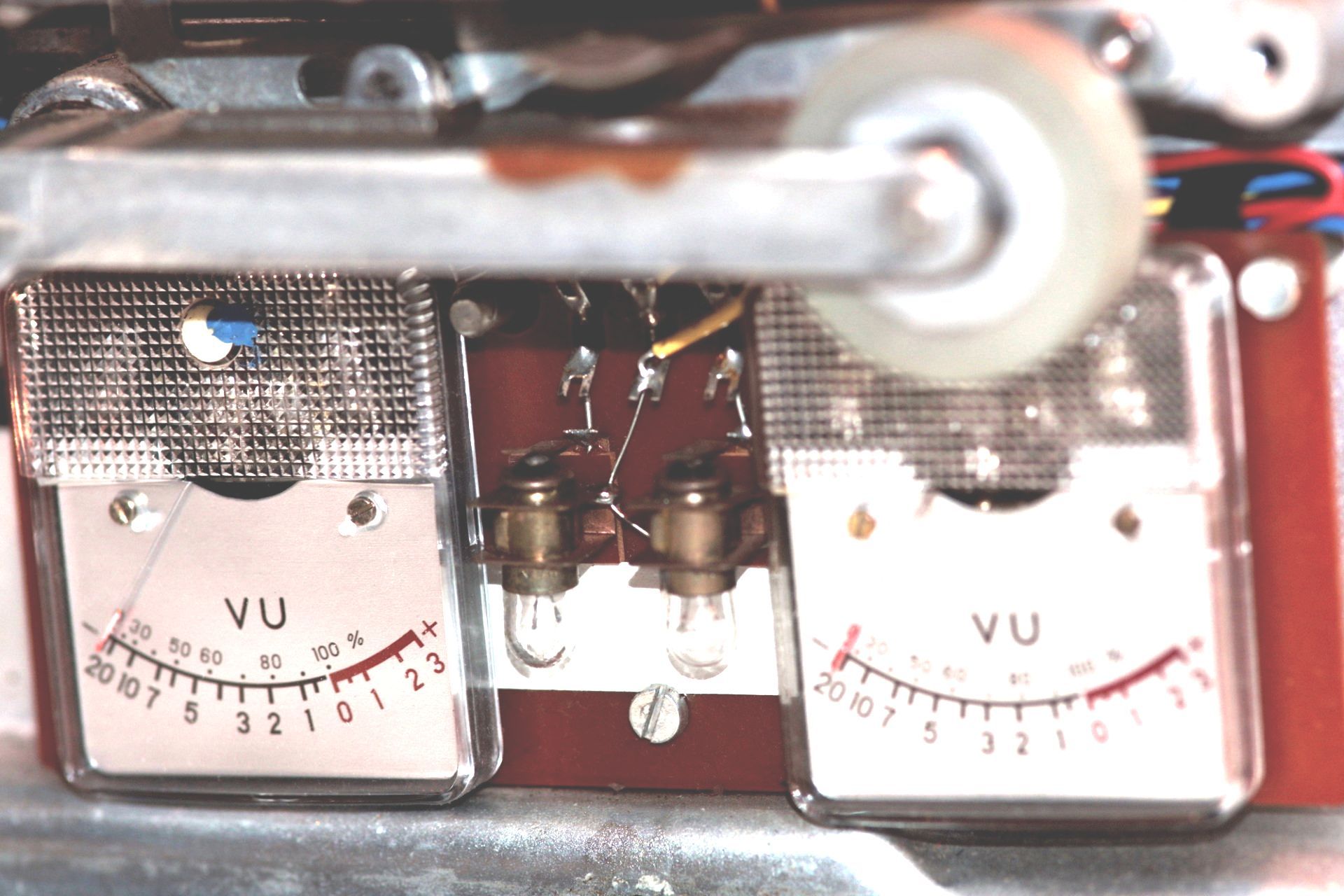 VU-Meter, Revox G36, Premium-Hifi Hängende VU-Meter der Revox G36, Premium-Hifi