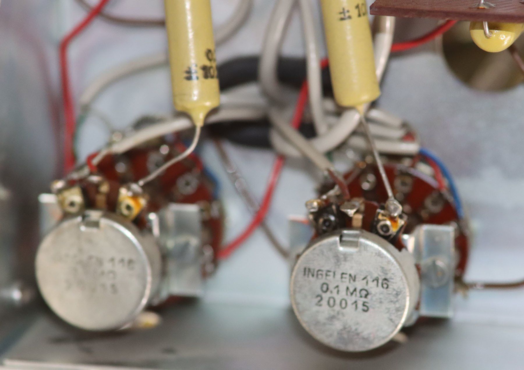 Revox G36 potentiometers and rotary switches