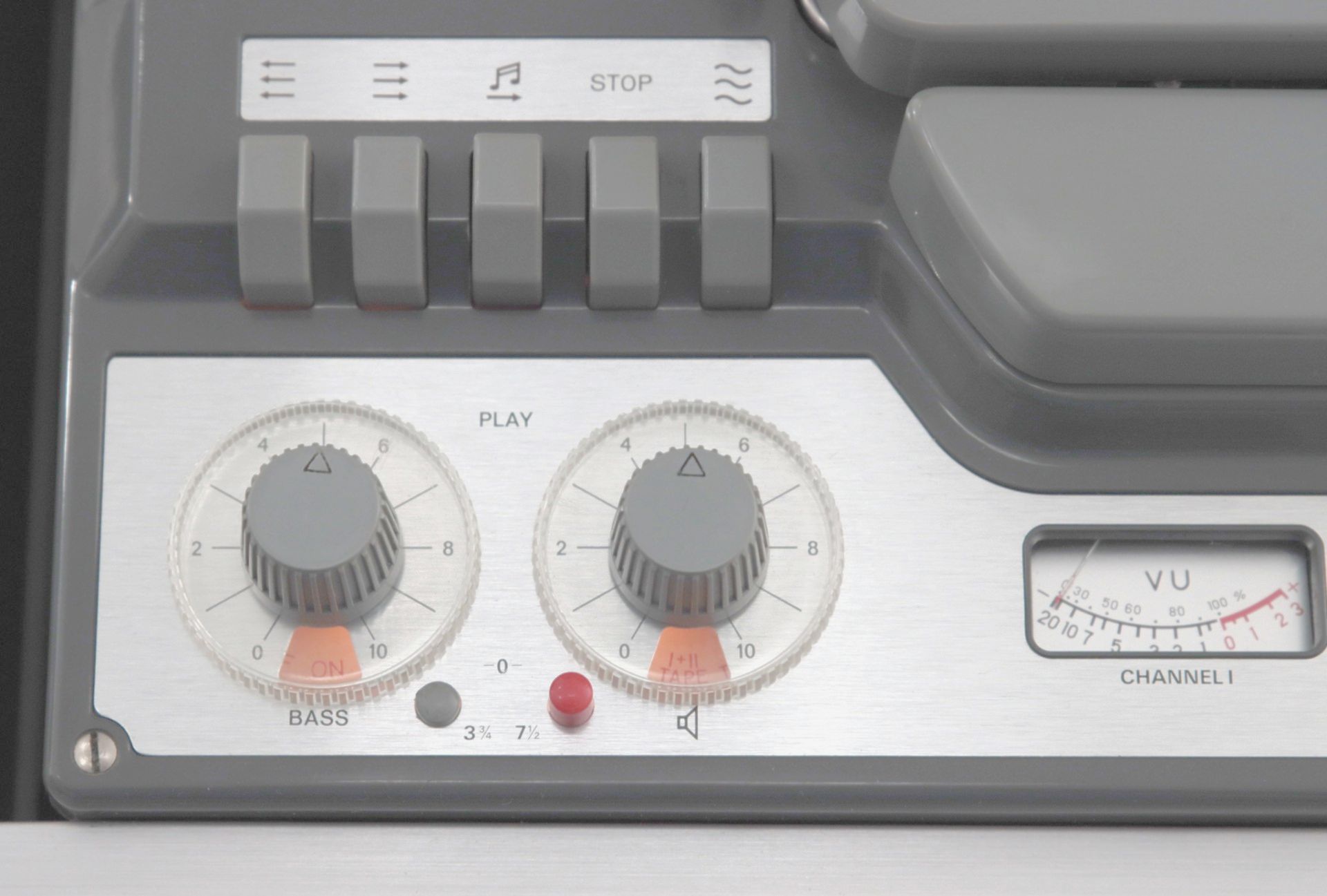 linkes Bedienfeld der Revox G36, Premium-Hifi linkes Bedienfeld der Revox G36 Bandmaschine, Premium-Hifi