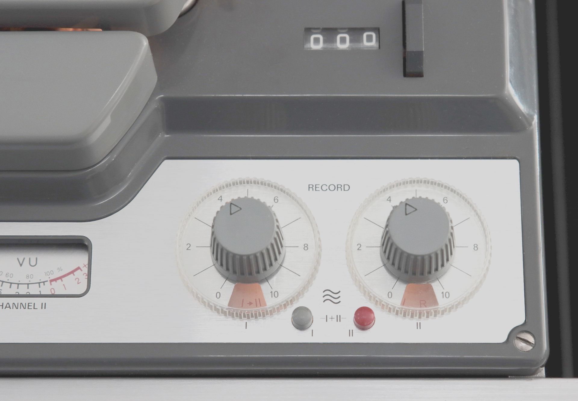 Control panel on the right of the Revox G36 tape machine, Premium-Hifi Control panel on the right of the Revox G36 tape machine, Premium-Hifi