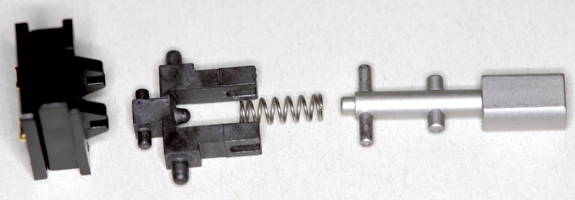 The mechanics of the Revox toggle switch with Premium-Hifi full metal lever The mechanics of the Revox toggle switch with Premium-Hifi full metal lever