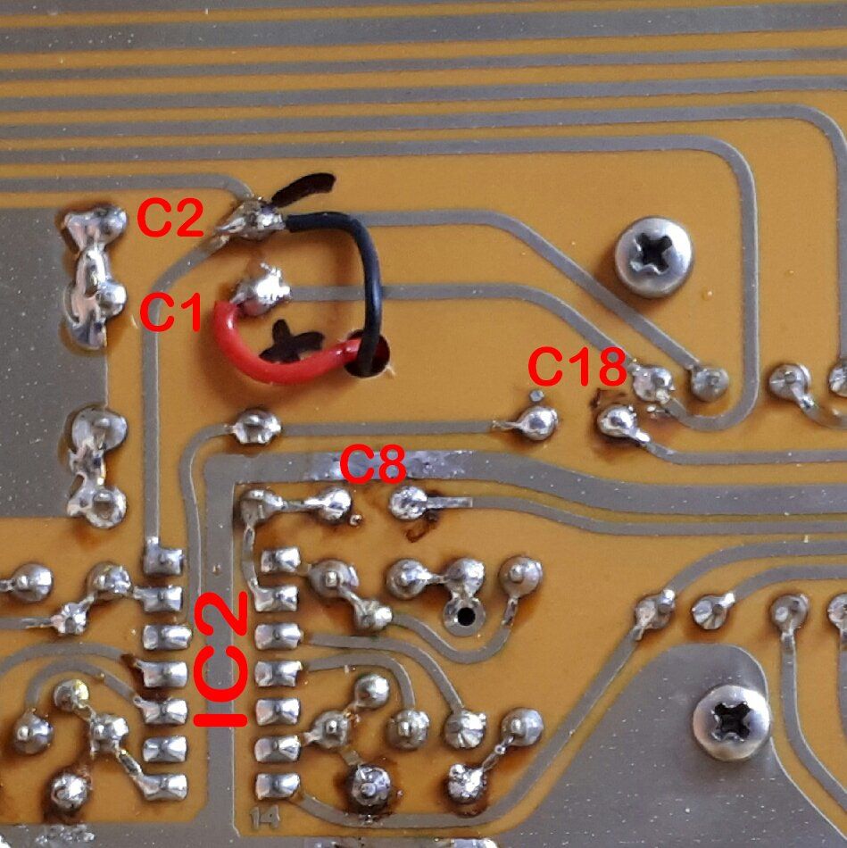 Die Spannungsversorgung der Premium-Hifi ESV 700 an die A700 anschließen Die Spannungsversorgung der Premium-Hifi ESV 700 an die A700 anschließen