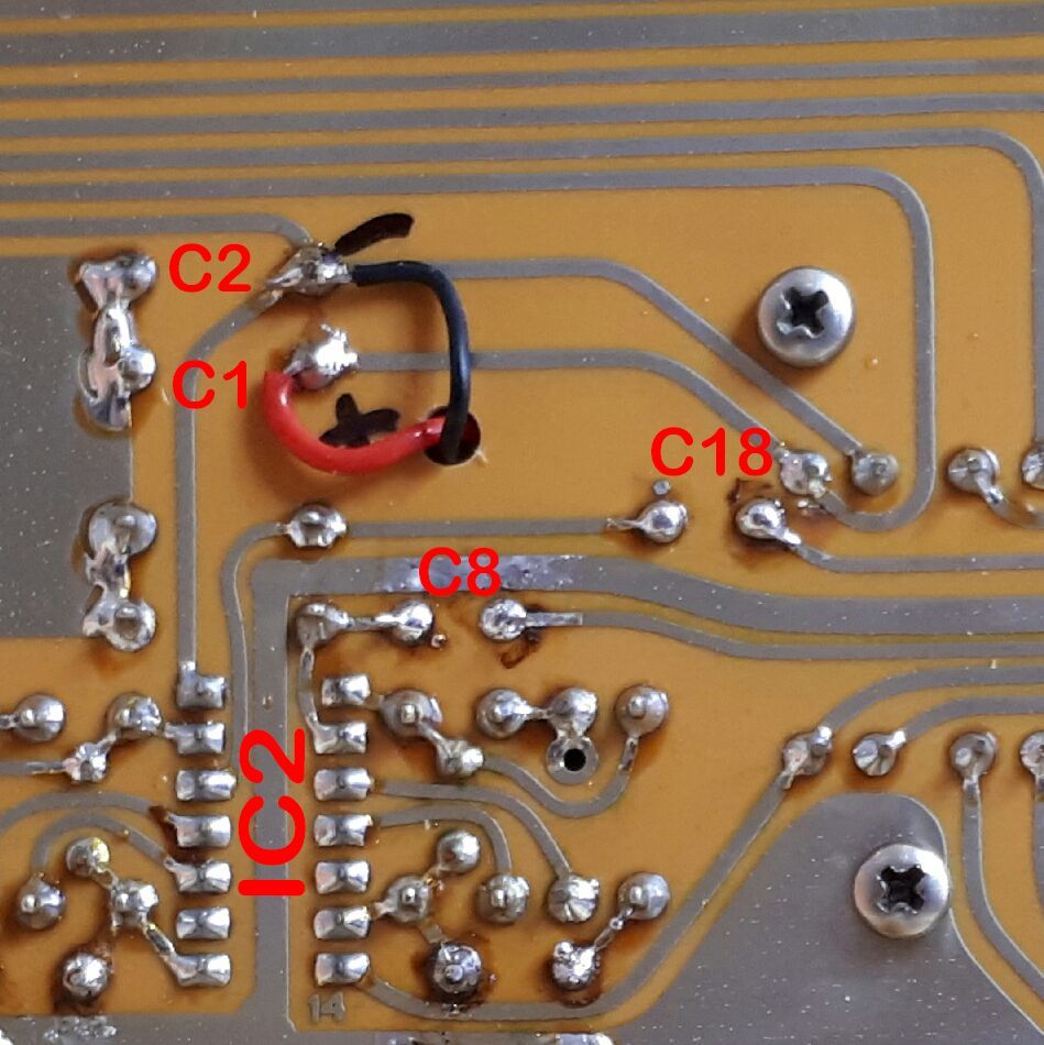 Connect the power supply of the Premium-Hifi ESV 700 to the A700 Connect the power supply of the Premium-Hifi ESV 700 to the A700