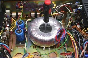 Bohrloch im Revox B740 Verstärker anzeichnen, Premium-Hifi Bohrloch im Revox B740 Verstärker anzeichnen, Premium-Hifi