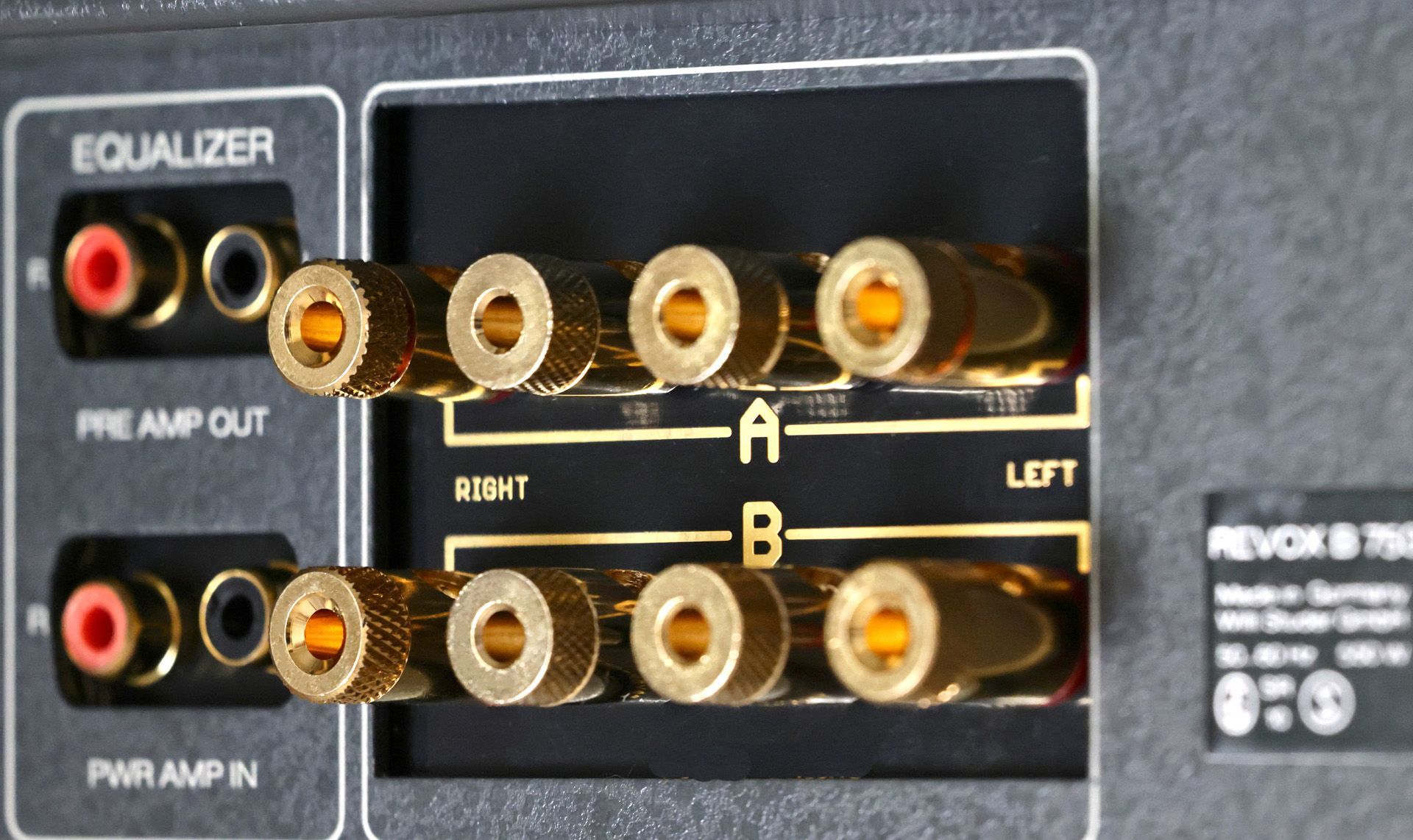 Revox B750 mit neue und verbesserte Polklemmen von Premium-Hifi Revox B750 mit neue und verbesserte Polklemmen von Premium-Hifi