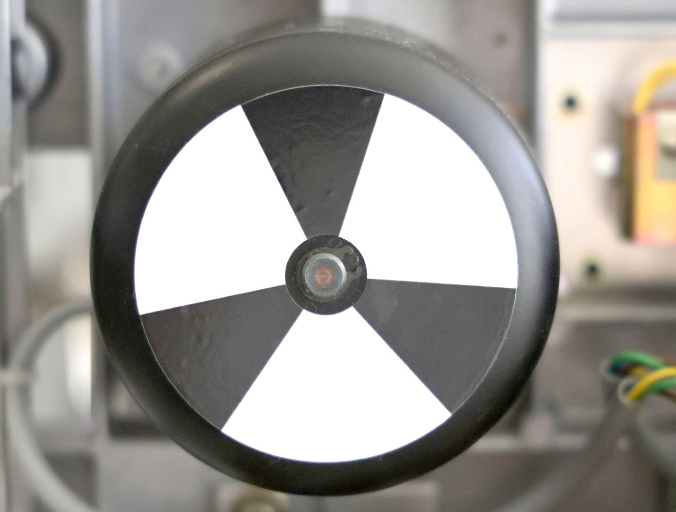 Reflector foil on the winding motor of the Revox B77, PR99 from Premium-Hifi Reflector foil on the winding motor of the Revox B77, PR99 from Premium-Hifi