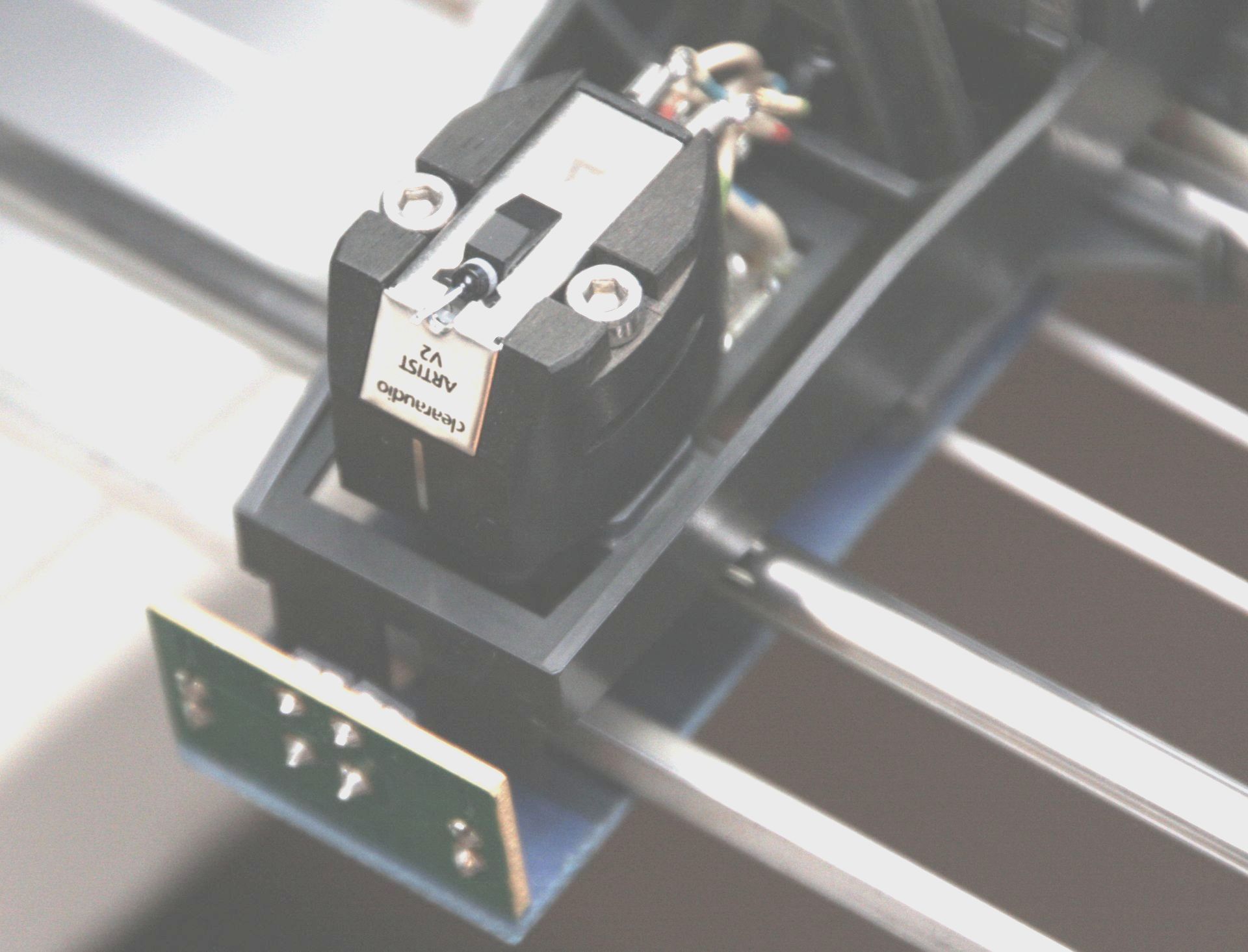 Die Clearaudio-Systeme müssen an die Revox-Plattenspieler angepasst werden, Premium-Hifi Die Clearaudio-Systeme müssen an die Revox-Plattenspieler angepasst werden, Premium-Hifi