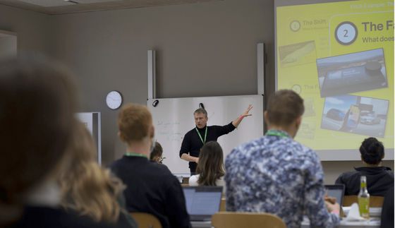 Moonova_Olymp_CX_Pitch_Stauffenberg